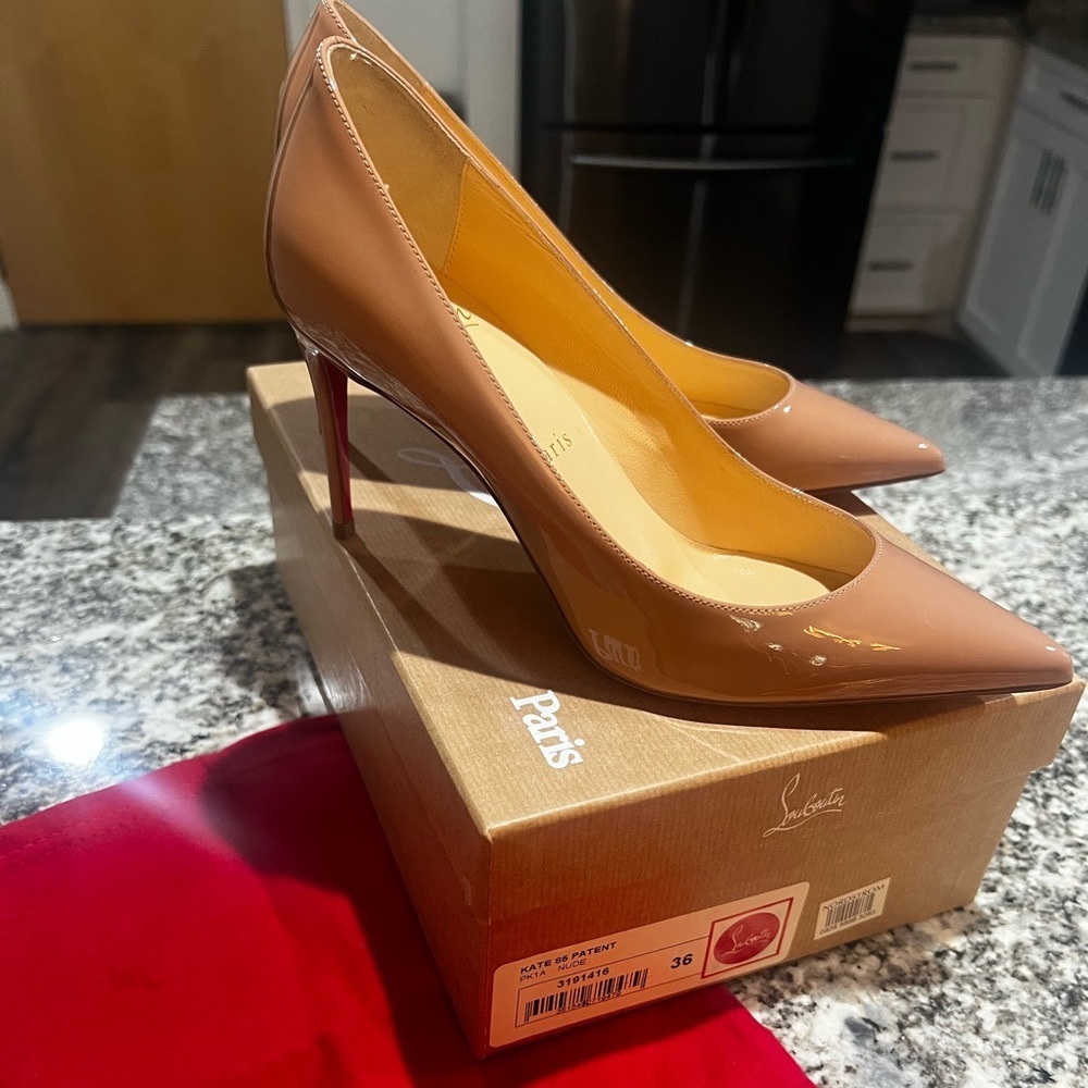 NEW Christian Louboutin heels